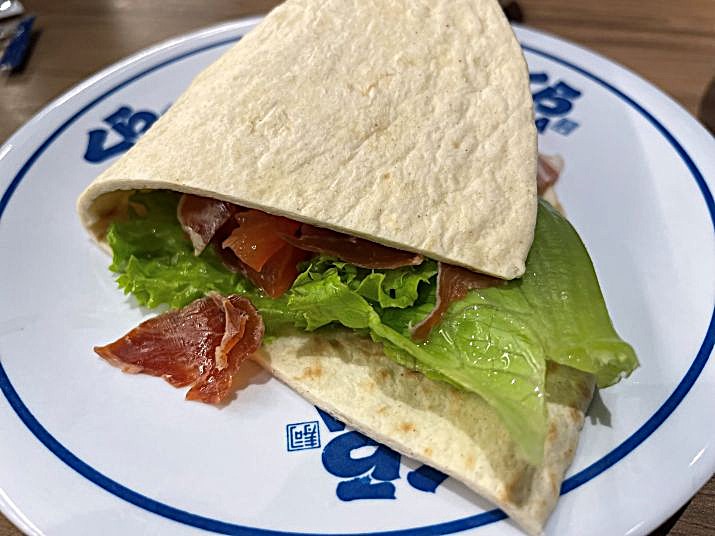 大阪・関西万博のくら寿司に行ってみた｜世界の料理食べ比べレビュー