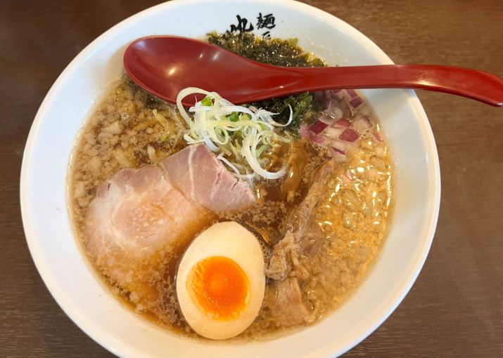 お客さんが絶えない!?津市の大人気ラーメン屋「粋や」